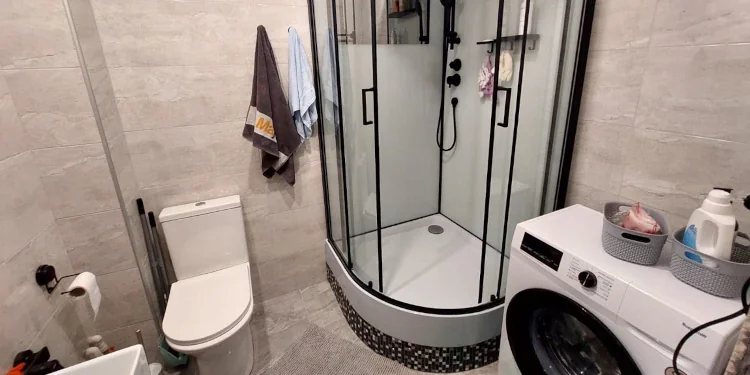 Совмещённый ремонт ванной и туалета: плюсы, минусы и цены