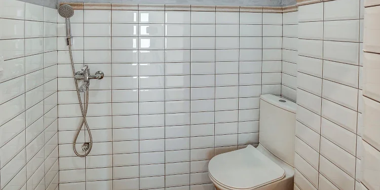 Сколько длится ремонт туалета: реальные сроки и как ускорить процесс